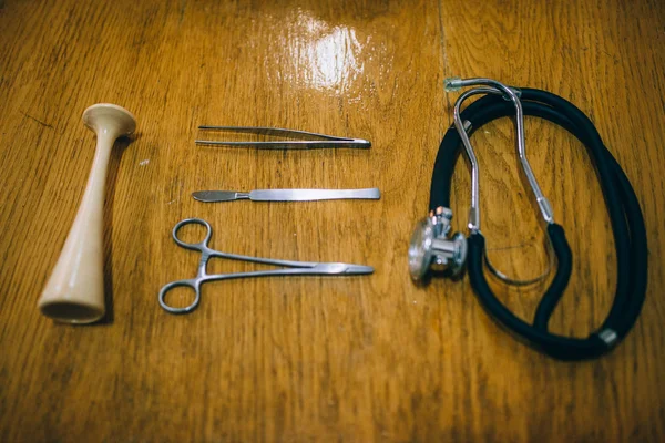depositphotos_125863826-stock-photo-medical-surgery-instruments